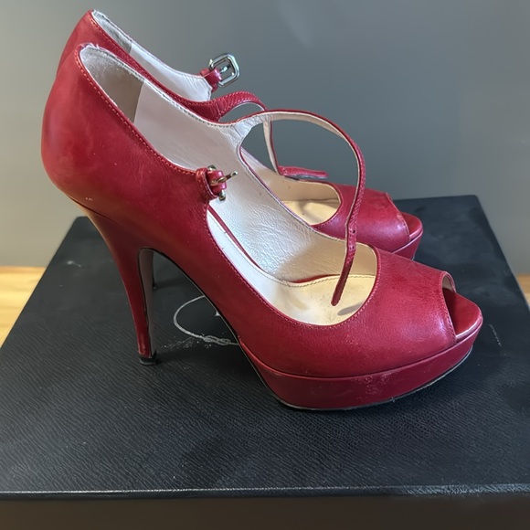 Prada heels - Picture 5 of 8